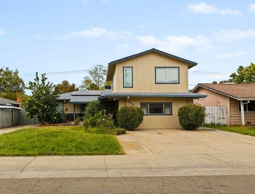 10825 Walnutwood Way, Rancho Cordova, CA, 95670-4902 | Card Image