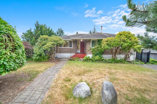 320 Seaforth Cres, Coquitlam, BC, V3K2M4 | Card Image