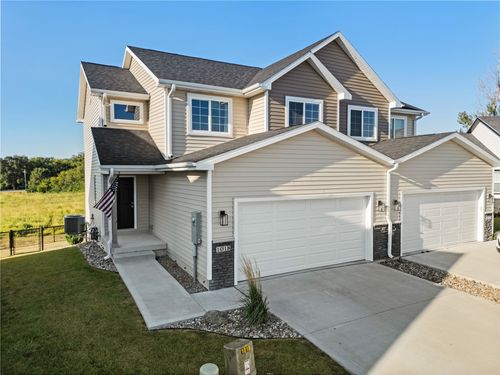 1018 Adler Ct, De Soto, IA, 50069-1400 | Card Image