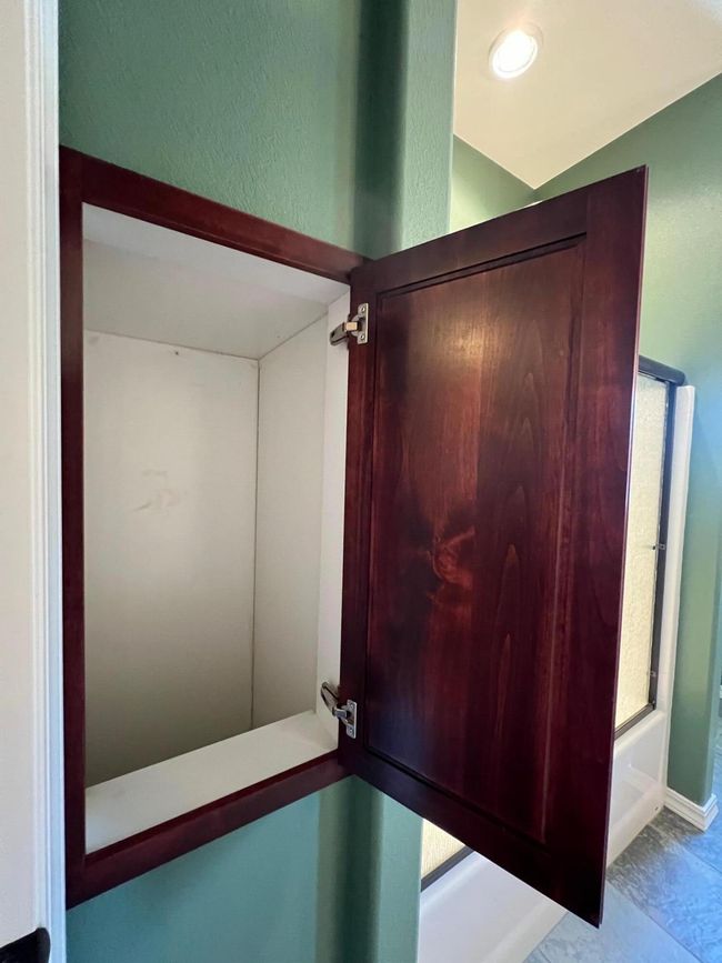 3351 Bennett Laundry Chute | Image 38