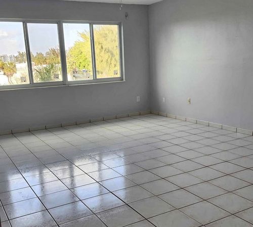 c3e-14840 Naranja Lakes Blvd, Homestead, FL, 33032-8335 | Card Image