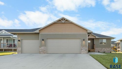 4012 S Home Plate Ave, Sioux Falls, SD, 57110-8589 | Card Image