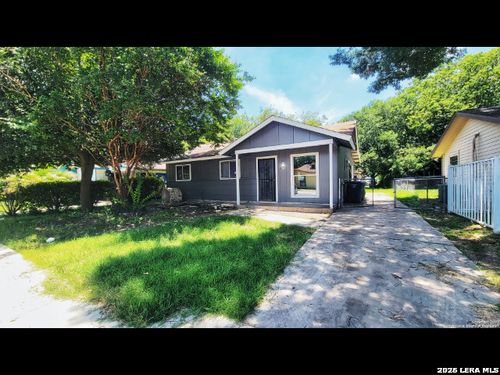 527 Valley Park Dr, San Antonio, TX, 78227-1242 | Card Image