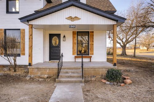 1901 W Cleveland Ave, Guthrie, OK, 73044-2124 | Card Image