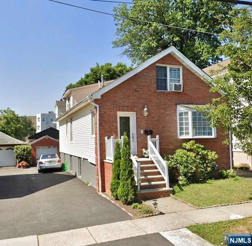 214 Columbus Pl, Cliffside Park, NJ, 07010-1006 | Card Image