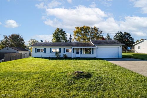 4200 Raymond Dr, Brunswick, OH, 44212-3972 | Card Image