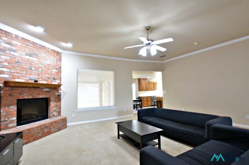 2221 Enloe Dr, Clovis, NM, 88101-1612 | Card Image