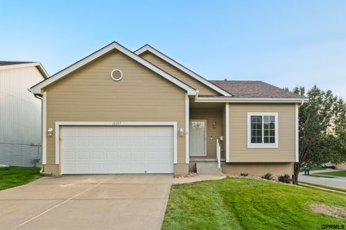 18217 Gertrude St, Omaha, NE, 68136-1312 | Card Image