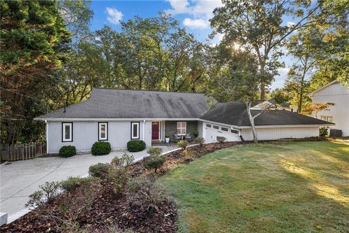 5051 Pine Bark Cir, Dunwoody, GA, 30338-4040 | Card Image