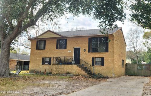 2903 Larchmont St, Pascagoula, MS, 39567-5277 | Card Image