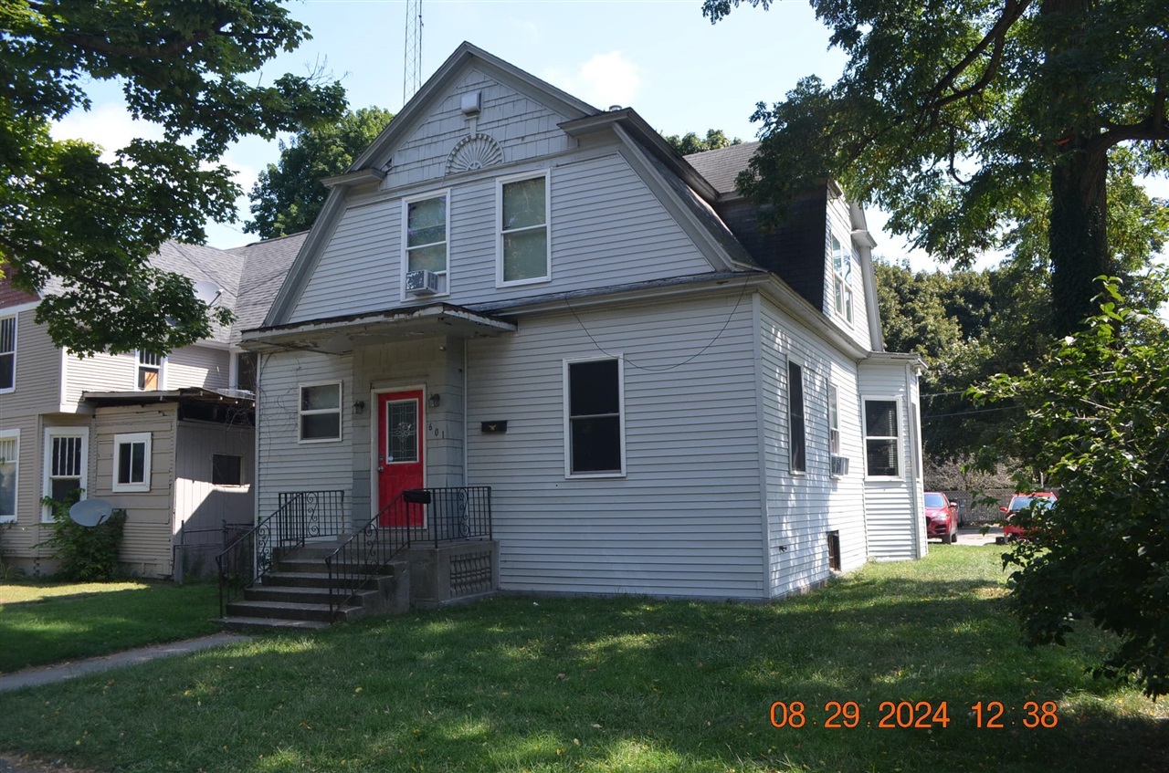 Colfax Ave, Benton Harbor, MI 49022