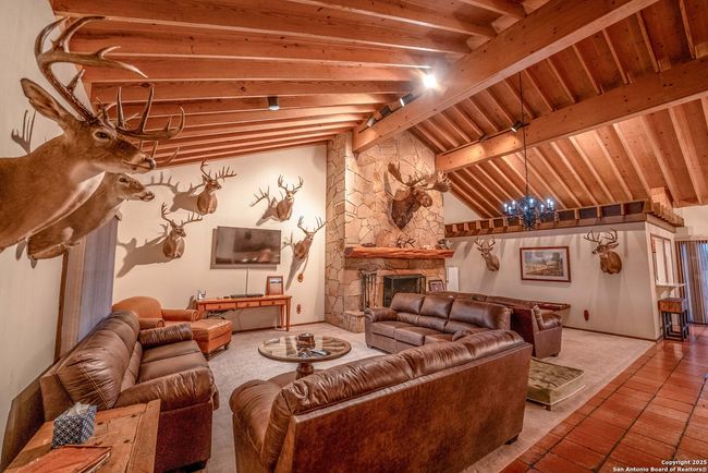 9239 Fm 133, Home with 7 bedrooms, 7 bathrooms and null parking in Cotulla TX | Image 42