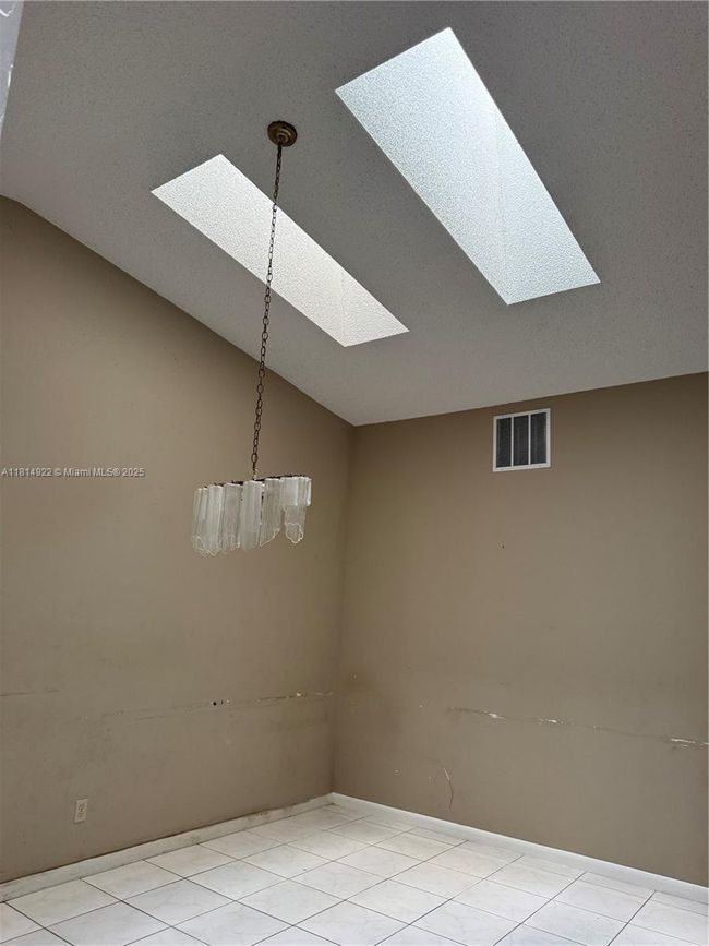 3313 Inverrary Blvd W, Townhouse with 3 bedrooms, 2 bathrooms and null parking in Lauderhill FL | Image 14