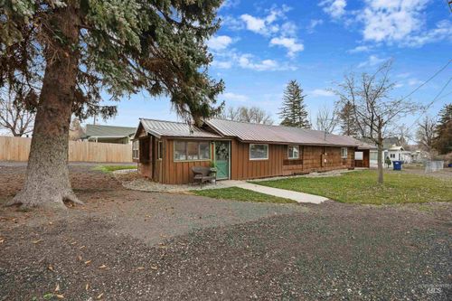 370 E Orchard St, Hagerman, ID, 83332-5028 | Card Image