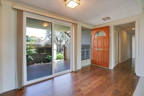 257 Moreton Bay Ln, GOLETA, CA, 93117-2232 | Card Image