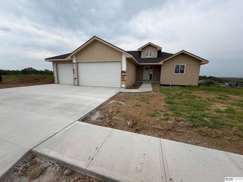 2864 Southern Hills Dr, Blair, NE, 68008-1804 | Card Image