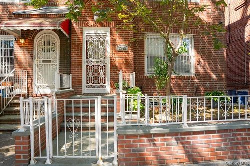 3326 83rd St, Jackson Heights, NY, 11372-1456 | Card Image