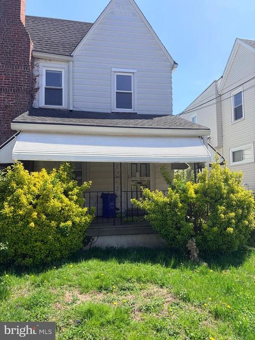 60 W Broadway Ave, Clifton Hts, PA, 19018-2211 | Card Image