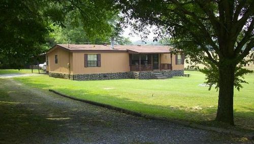 85 Honeysuckle Dr Sw, Cartersville, GA, 30120-5415 | Card Image