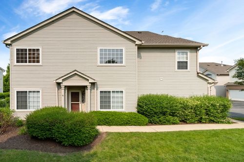 390 Jamestown Ct, Aurora, IL, 60502-6235 | Card Image