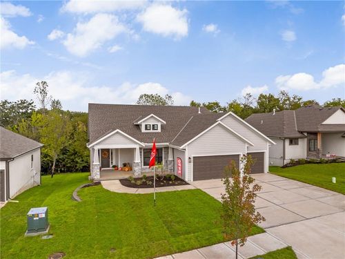 6034 Apache Dr, Shawnee, KS, 66226-2726 | Card Image