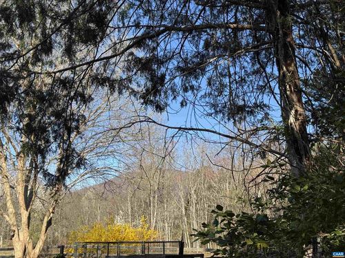 717 Cedar Meadow Dr, NELLYSFORD, VA, 22958-8136 | Card Image