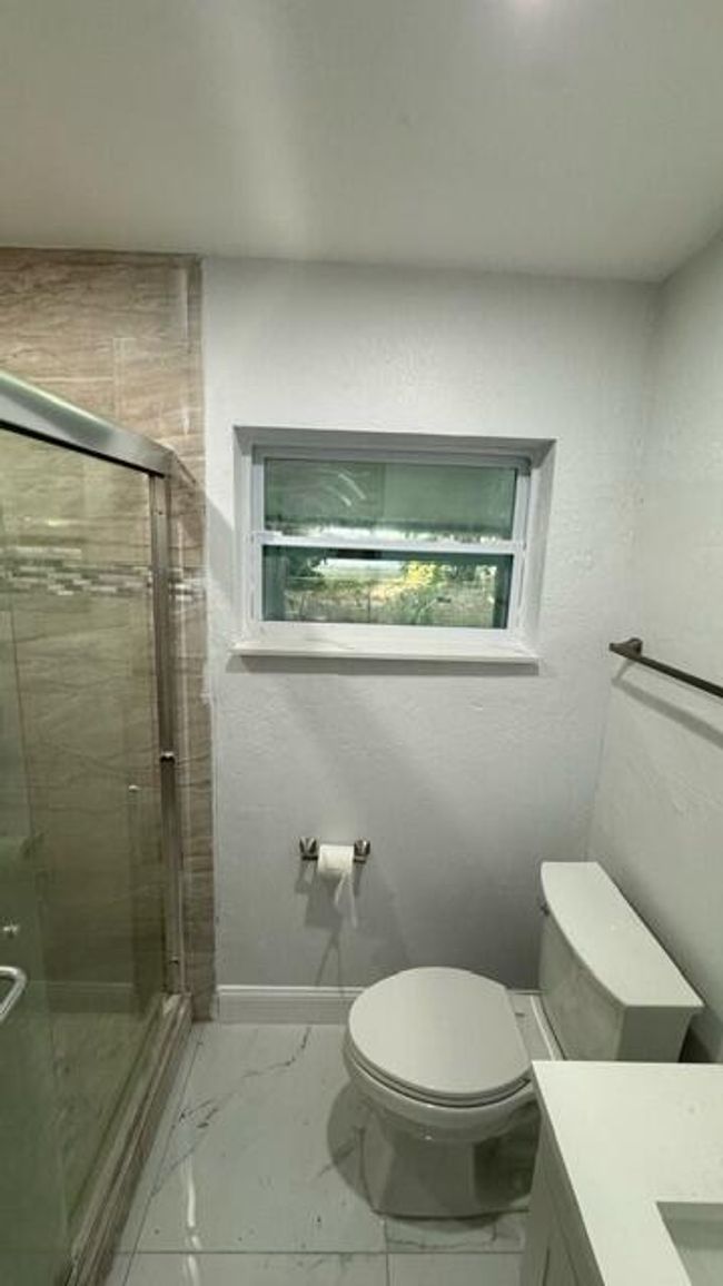 811 Se 12 Th St, House other with 3 bedrooms, 2 bathrooms and null parking in Okeechobee FL | Image 12