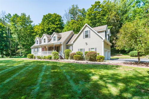 129 Barkit Kennel Rd, Pleasant Valley, NY, 12569-7212 | Card Image