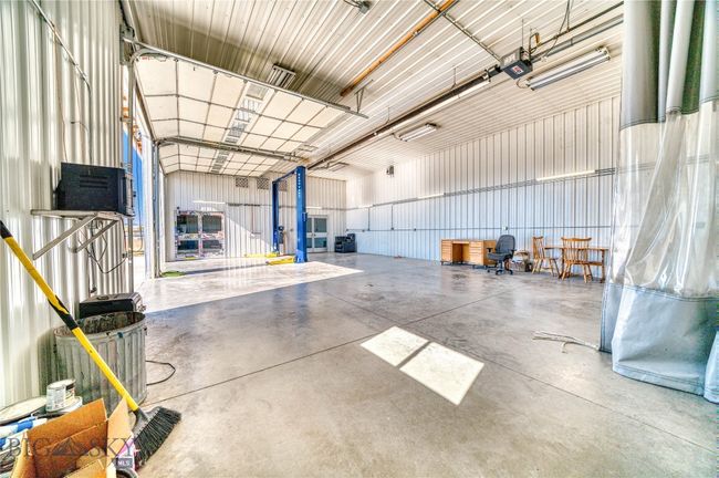 Shop interior | Image 33