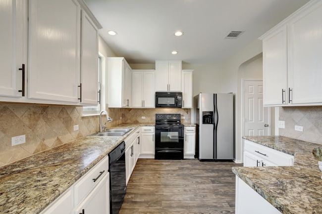481 New Bridge Dr, House other with 3 bedrooms, 3 bathrooms and 2 parking in Kyle TX | Image 9