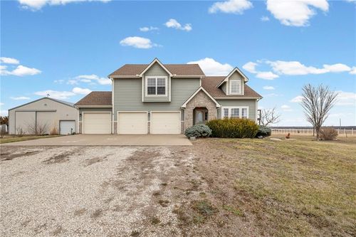 2090 N 900th Rd, Eudora, KS, 66025-9179 | Card Image