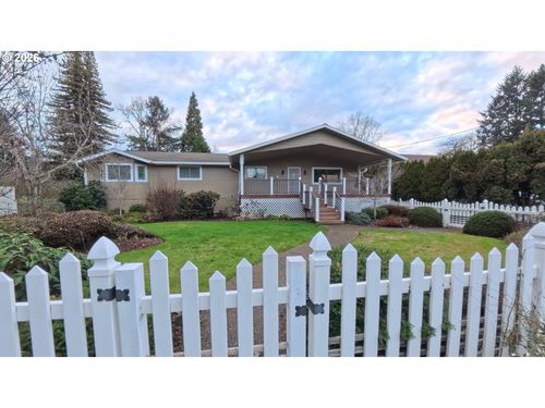 1732 Del Rio Rd, Roseburg, OR, 97471-9557 | Card Image