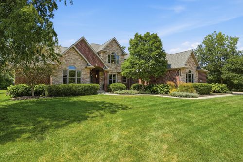 8826 Schafer Dr, Saint John, IN, 46373-9626 | Card Image