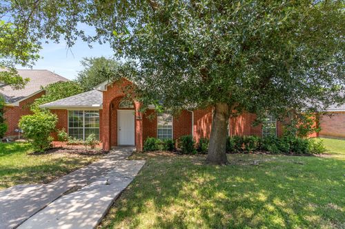935 Royal Oaks Dr, Lewisville, TX, 75067-6137 | Card Image