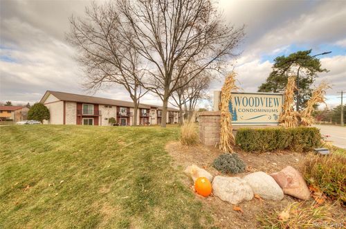 apt-3-7615 Woodview St, Westland, MI, 48185-5948 | Card Image