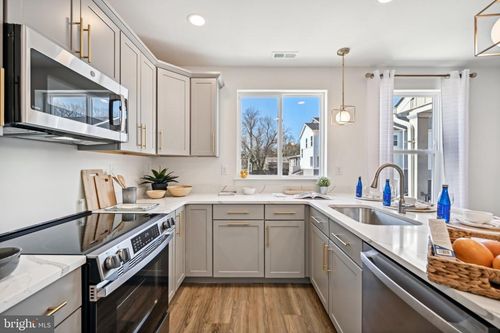 28e-1883 Arbor Place Dr, NORRISTOWN, PA, 19401-3566 | Card Image