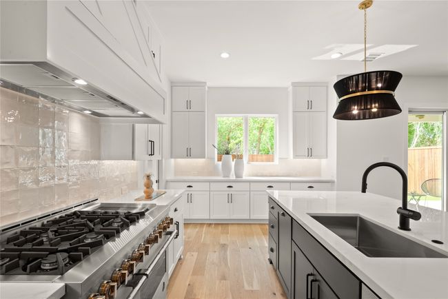 9006 Diceman Dr, House other with 4 bedrooms, 4 bathrooms and null parking in Dallas TX | Image 16
