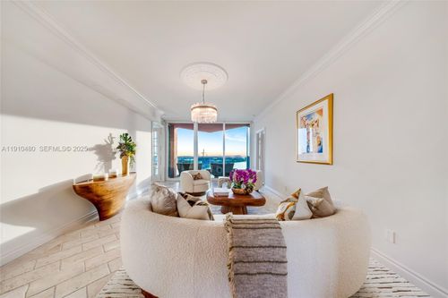 apt-1702-300 S Pointe Dr, Miami Beach, FL, 33139-7355 | Card Image