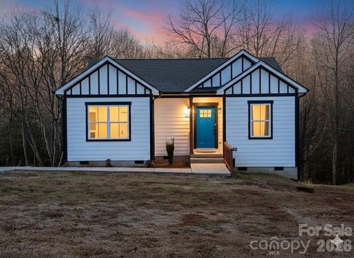 1346 39th Street Cir Sw, Hickory, NC, 28602-4555 | Card Image