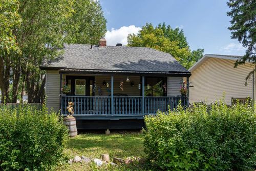 5013 45 Street, Camrose, AB, T4V1E5 | Card Image