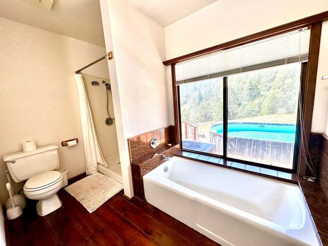 Primary Bathroom | Image 15