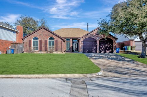 3218 Mapleridge Dr, Grapevine, TX, 76051-6552 | Card Image