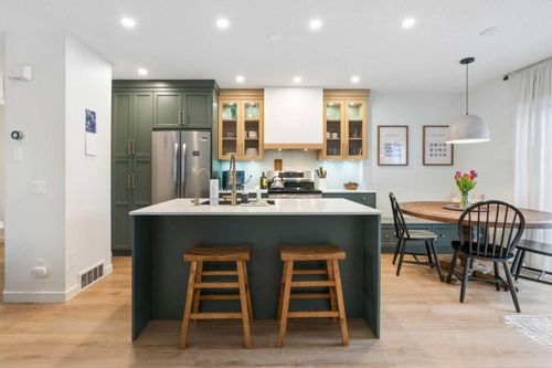 46 Prestwick Rise Se, Calgary, AB, T2Z4A6 | Card Image