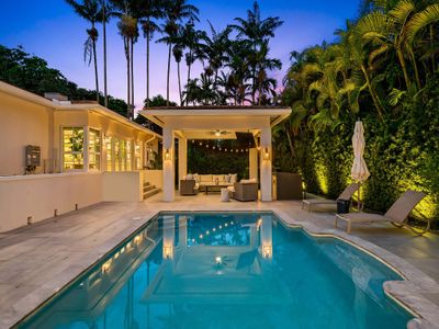 Pool Area Covered BBQ | Image 1