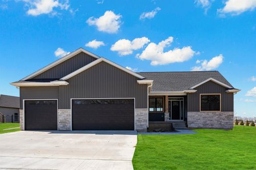 200 Eagle Ridge Drive, Waverly, IA, 50677 | Card Image