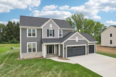 W251N2321 Valleyview Circle, House other with 4 bedrooms, 2 bathrooms and null parking in Pewaukee WI | Image 1