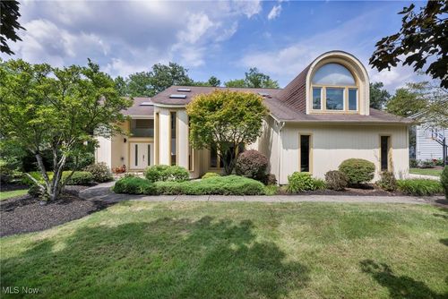 155 Orange Tree Dr, Chagrin Falls, OH, 44022-1560 | Card Image