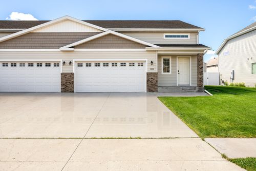 1023 29th Avenue W, West Fargo, ND, 58078 | Card Image