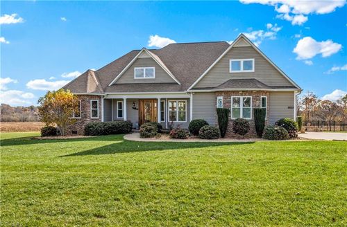 5828 Jordan Gate Dr, East Bend, NC, 27018-8856 | Card Image