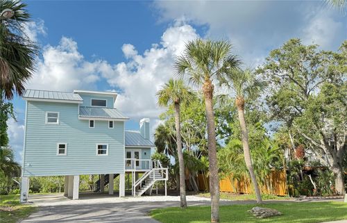 7355 138th St, SEMINOLE, FL, 33776-3811 | Card Image